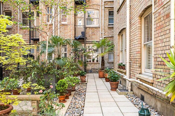 3 Bedroom Flat To Rent In Prince Of Wales Drive, Battersea, SW11