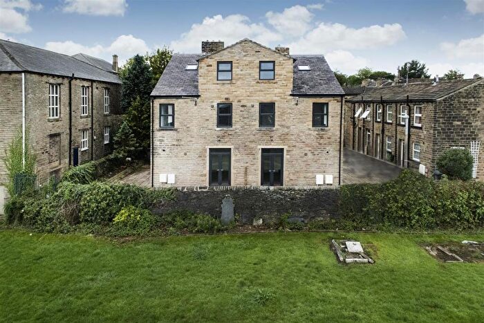 2 Bedroom End Of Terrace House To Rent In Lidget Street, Lindley, Huddersfield, HD3