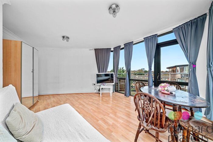 2 Bedroom Flat For Sale In Lanacre Avenue, London, NW9