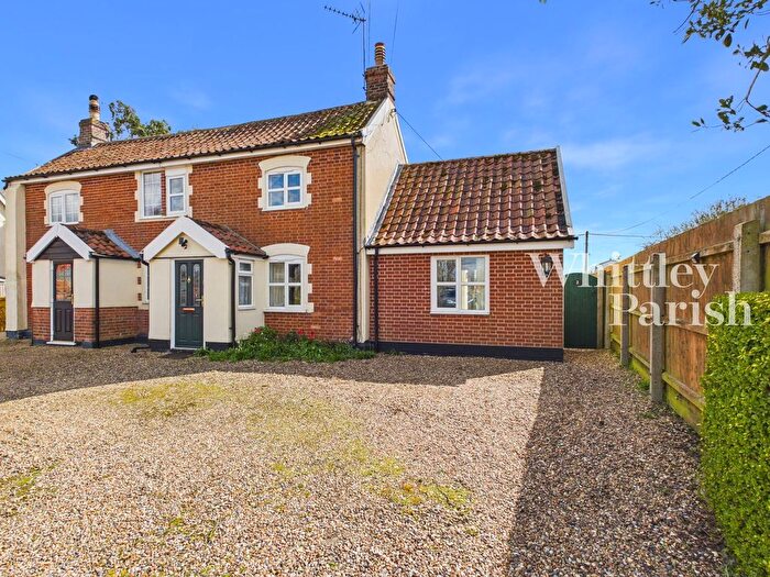 2 Bedroom Semi Detached House For Sale In Bury Road, Wortham, IP22