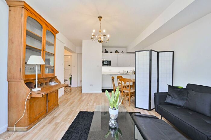 1 Bedroom Flat To Rent In Grays Inn Road, Bloomsbury, London, WC1X