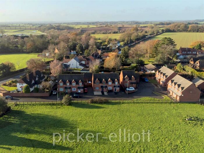 3 Bedroom Semi-Detached House For Sale In Preston Close, Kirkby Mallory, LE9