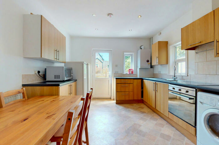 7 Bedroom House To Rent In Hayes Place, BA2