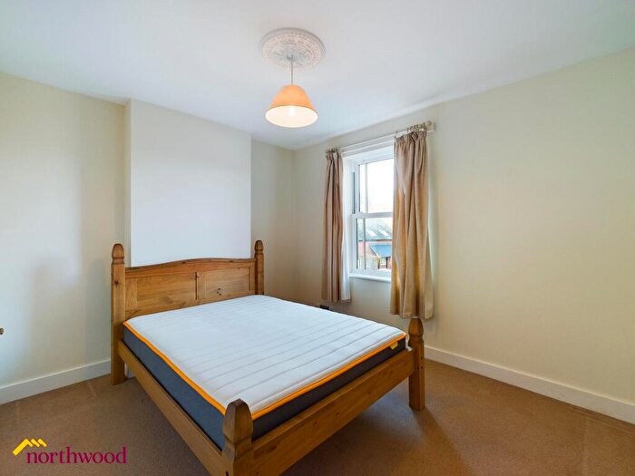 2 Bedroom Semi-Detached House For Sale In Broughton Road, Banbury, OX16