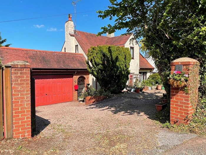 3 Bedroom Detached House For Sale In Birchy Barton Hill, Exeter, EX1