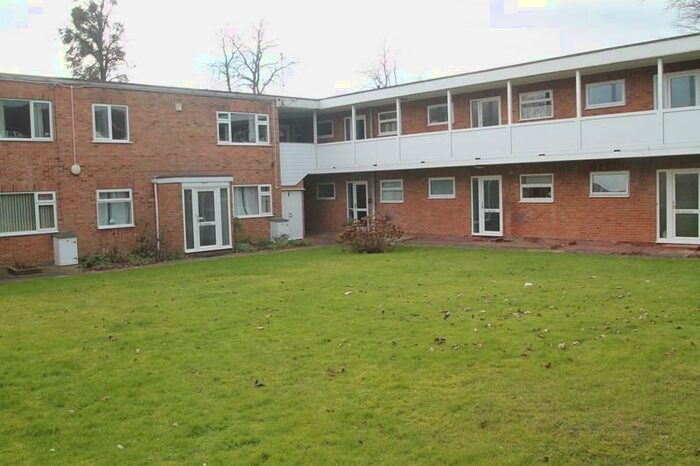 2 Bedroom Apartment To Rent In Darren Court, Northwood Square, Fareham, Hampshire, PO16