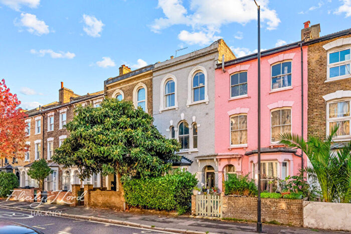 1 Bedroom Flat For Sale In Cricketfield Road, London, E5