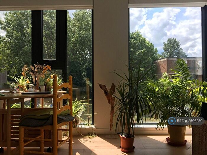 1 Bedroom Flat To Rent In Brookhill Road, London, SE18