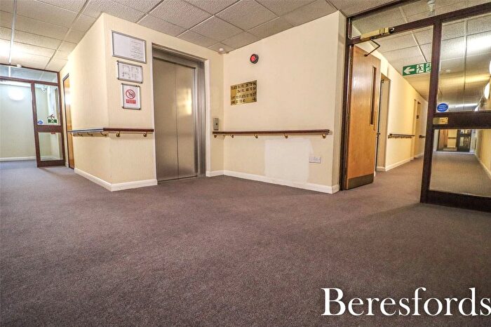 1 Bedroom Flat To Rent In Huskards, Waldegrave Gardens, RM14