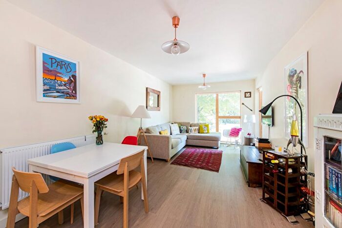 2 Bedroom Flat To Rent In Bollo Lane, Chiswick Park, Chiswick, W4