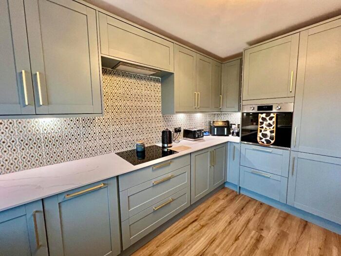 3 Bedroom Semi-Detached House For Sale In Heol-Y-Bardd, Bridgend County Borough, CF31 - Photo 6