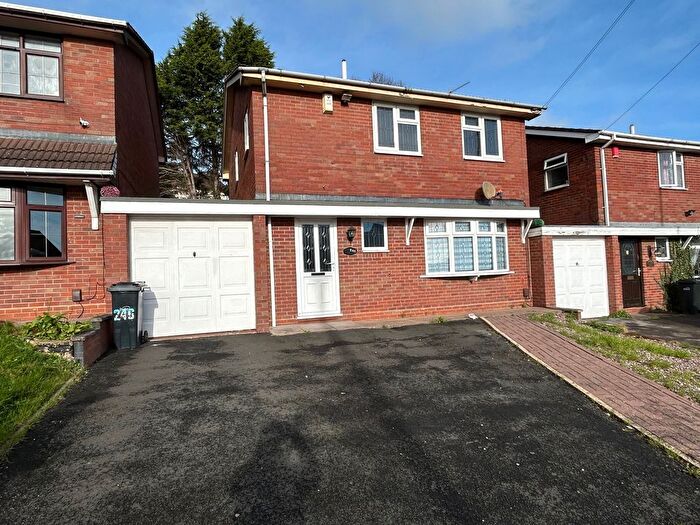 4 Bedroom Property To Rent In Delph Road, Brierley Hill, DY5