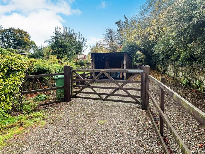 2 Bedroom Cottage For Sale In Lower Chirk Bank, Wrexham, LL14