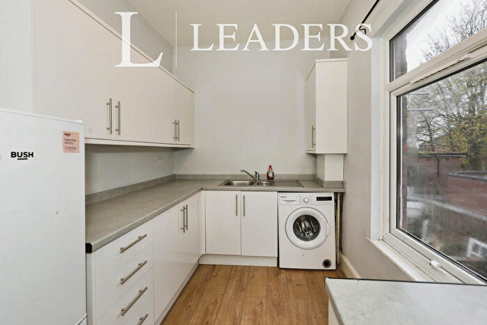 2 Bedroom Flat To Rent In Hartshill Road, Stoke-on-Trent, ST4