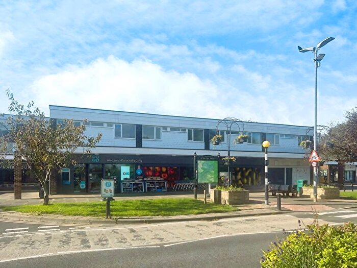 2 Bedroom Flat To Rent In Broadway, Darras Hall, NE20