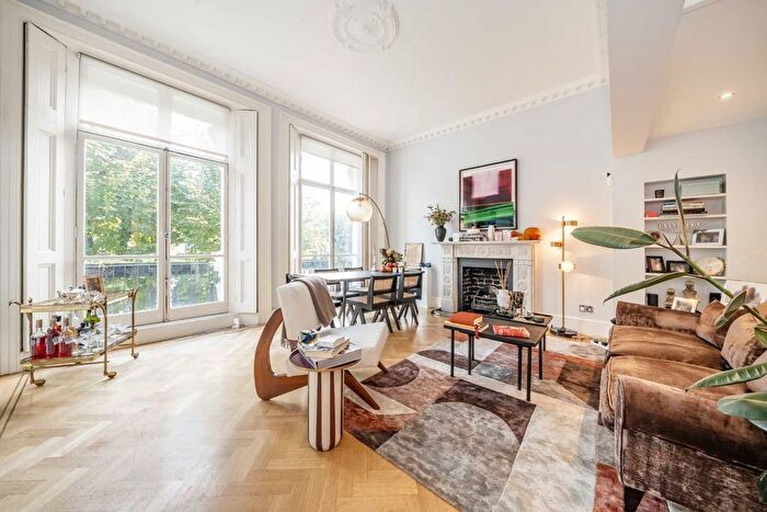 2 Bedroom Flat To Rent In Pembridge Villas, London, W11