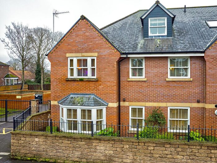 2 Bedroom Apartment For Sale In Grove Court, Worksop, S80