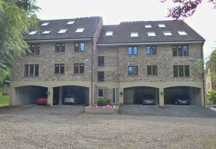 3 Bedroom Flat To Rent In Harlow Manor Park, Harrogate, HG2