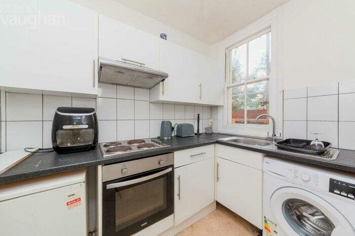 Flat To Rent In Lorna Road, Hove, BN3