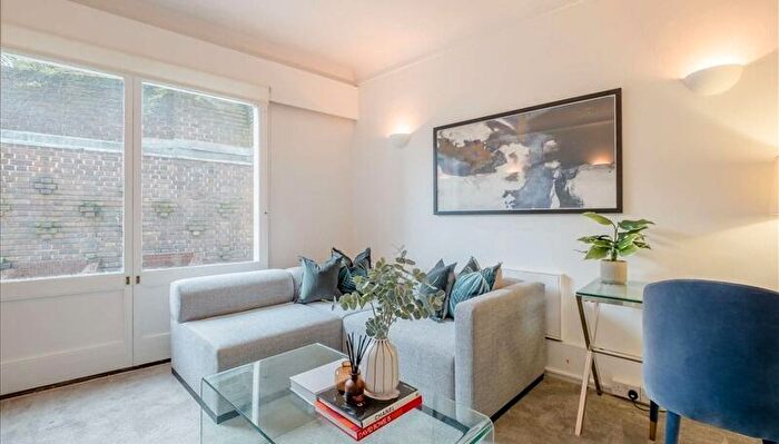 2 Bedroom Flat To Rent In Strathmore Court, St. John's Wood, London, NW8