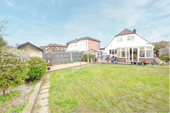4 Bedroom Detached House For Sale In Lansdowne Road, Hailsham, BN27