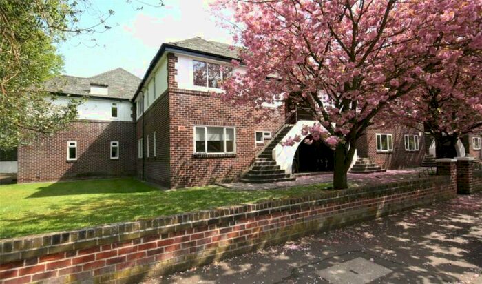 2 Bedroom Apartment To Rent In Queens Court, Palatine Road, Didsbury, Manchester, M20
