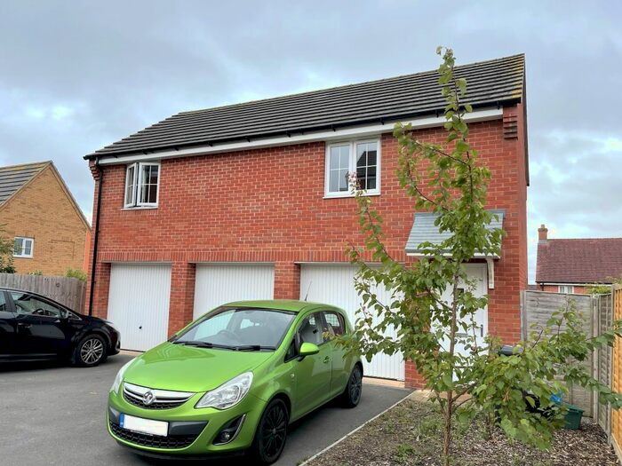 2 Bedroom Flat To Rent In Crocker Way, Wincanton, BA9