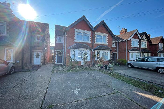 3 Bedroom Semi-Detached House To Rent In Queens Road West, Beeston, NG9