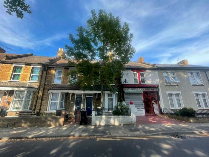 2 Bedroom House To Rent In Dover Road East, Gravesend, DA11