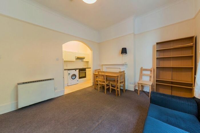 1 Bedroom Flat To Rent In Camden Road, London, N7