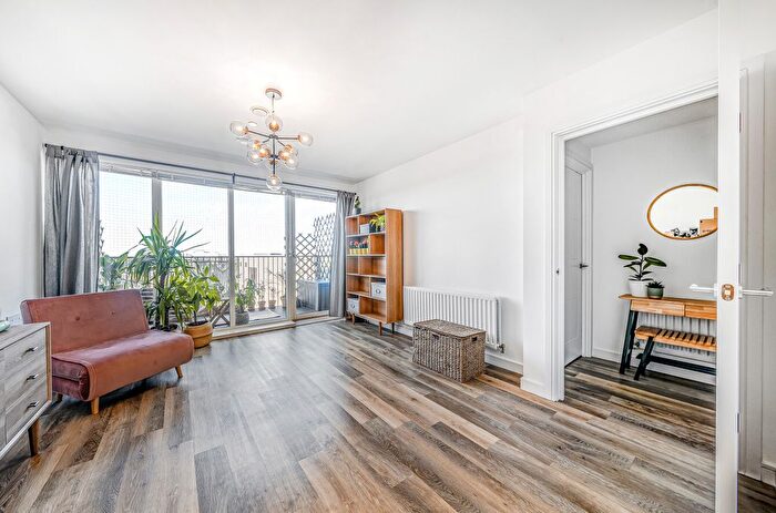 1 Bedroom Flat For Sale In Freedom House, Brownlow Road, London, W13
