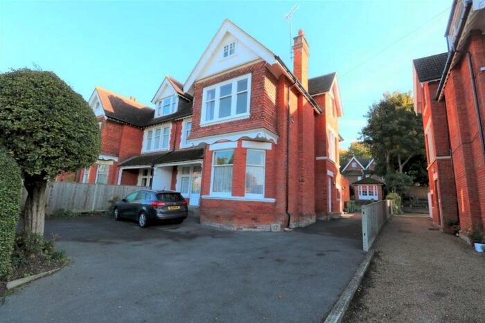 2 Bedroom Flat To Rent In Upper Gordon Road, Camberley, Surrey, GU15