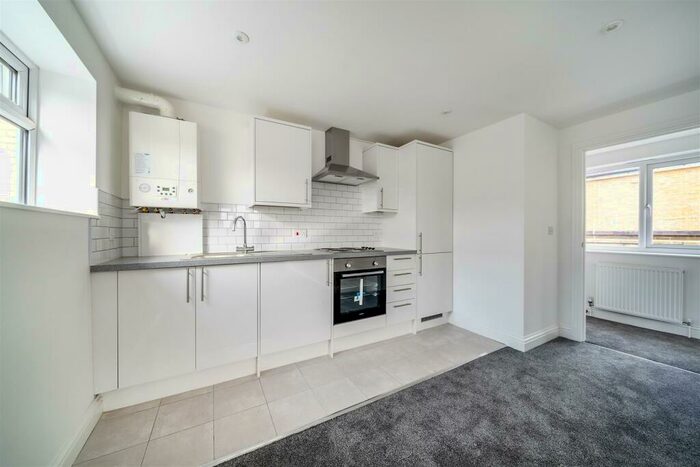 1 Bedroom Flat To Rent In Blenheim Road, Penge, SE20