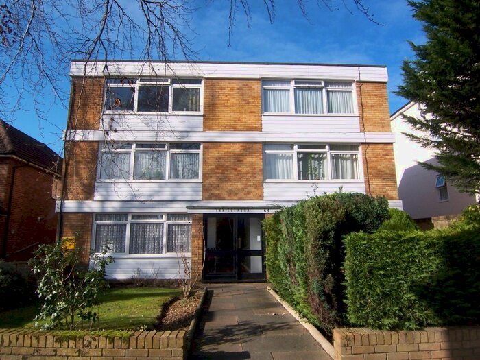 Studio To Rent In Hook Road, Surbiton KT6