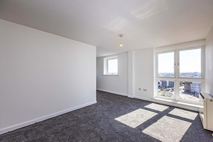 1 Bedroom Flat To Rent In Trivett Square, Nottingham, Nottinghamshire, NG1