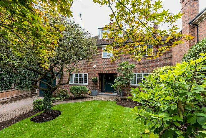 6 Bedroom Detached House To Rent In Home Park Road, London, SW19