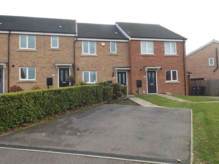 3 Bedroom Town House To Rent In Giltbrook, Nottingham, NG16