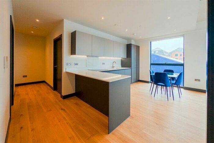 2 Bedroom Apartment To Rent In New Cross Central, M4