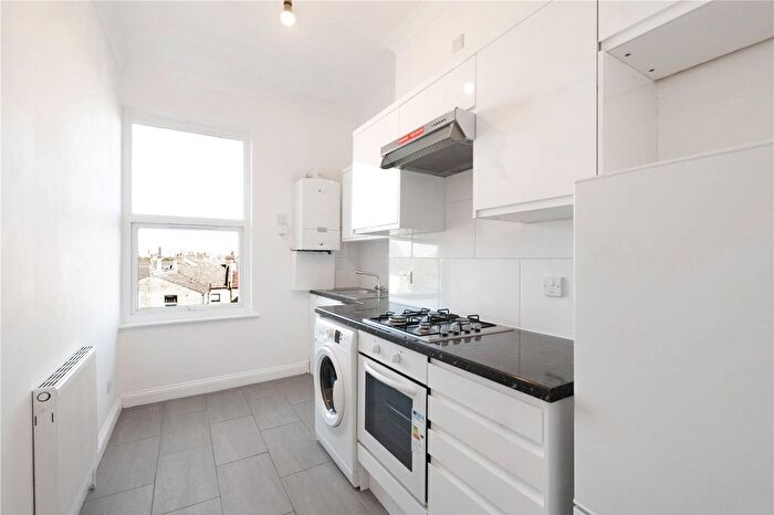 2 Bedroom Flat For Sale In East Dulwich Road, East Dulwich, London, SE22