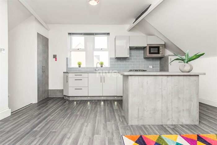 2 Bedroom Apartment To Rent In Simonside Terrace, Heaton, Newcastle Upon Tyne, NE6