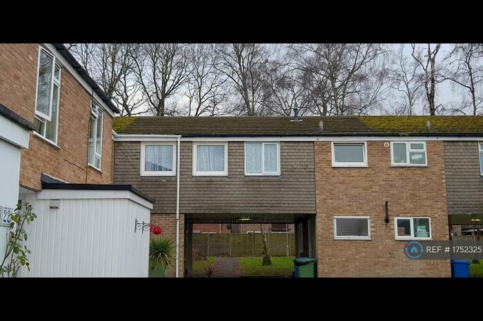 2 Bedroom Flat To Rent In Great Hollands Estate, Bracknell, RG12