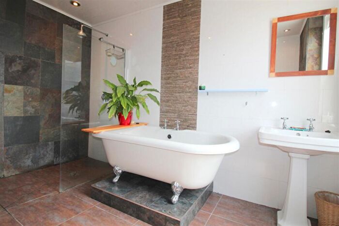 3 Bedroom Terraced House To Rent In Holmefield Road, Lytham St. Annes, FY8