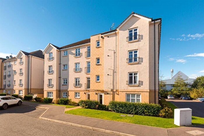2 Bedroom Flat For Sale In Fairfield Gardens, Fairmilehead, Edinburgh, EH10