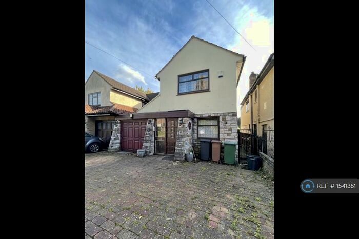 3 Bedroom Semi-Detached House To Rent In Newgate Street, London, E4