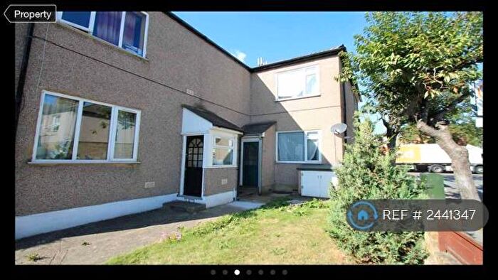 1 Bedroom Flat To Rent In Cranbrook Road, Ilford, IG6