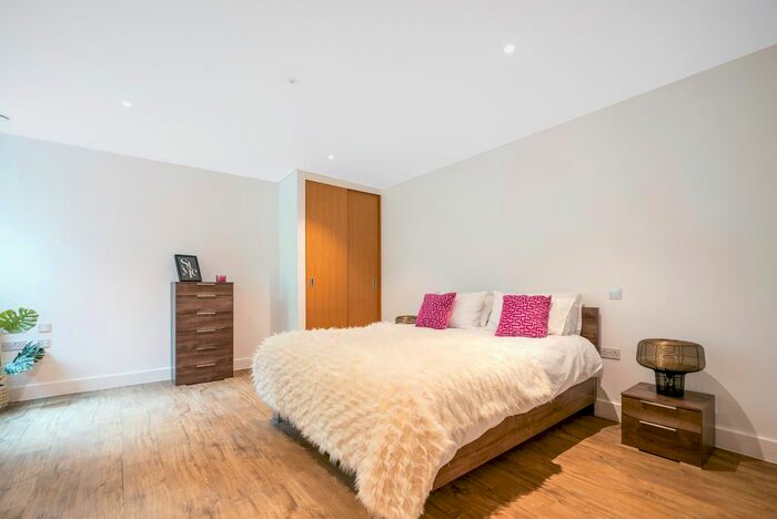 2 Bedroom Flat To Rent In Barking Road, London, E16