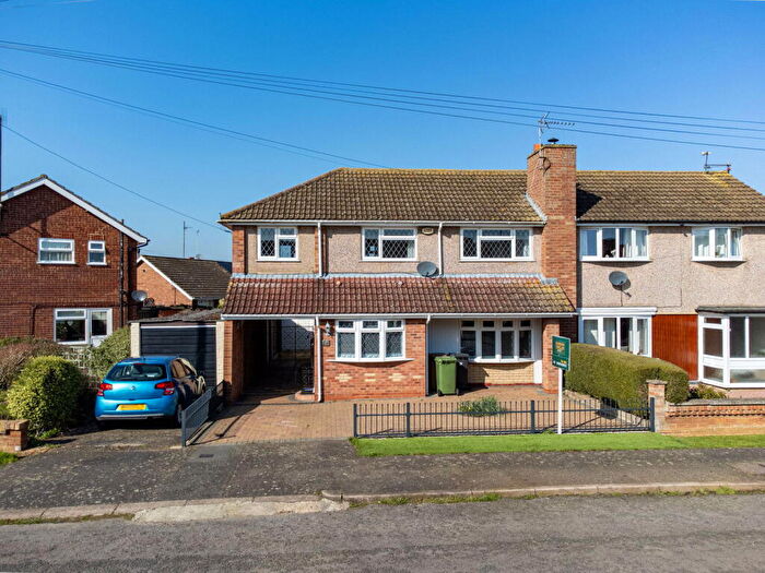 4 Bedroom Semi Detached House For Sale In Cedar Way, Wellingborough, NN8