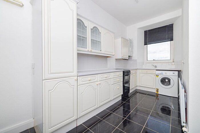 1 Bedroom Flat To Rent In Queen Street, Broughty Ferry, Dundee, DD5
