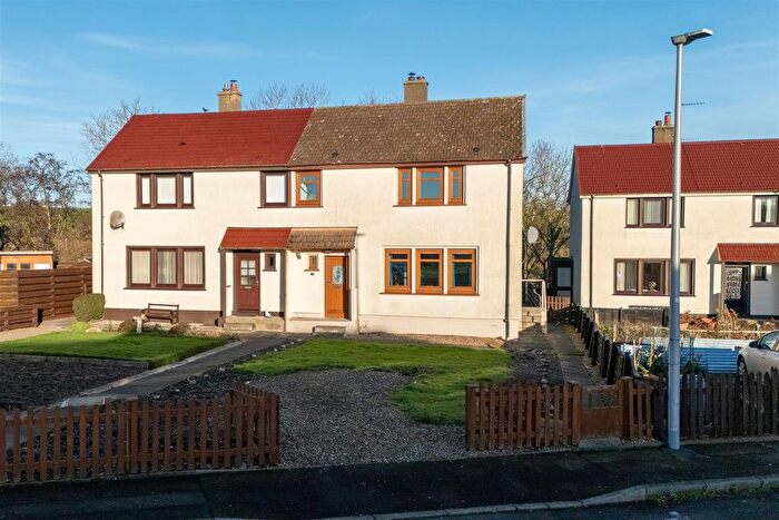 3 Bedroom Semi-Detached House For Sale In Ladeside, Reston, TD14