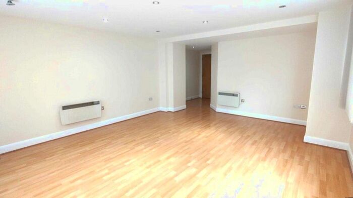 2 Bedroom Flat To Rent In Heathcroft, London, W5